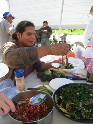 Beto eating lunch Aug 2010